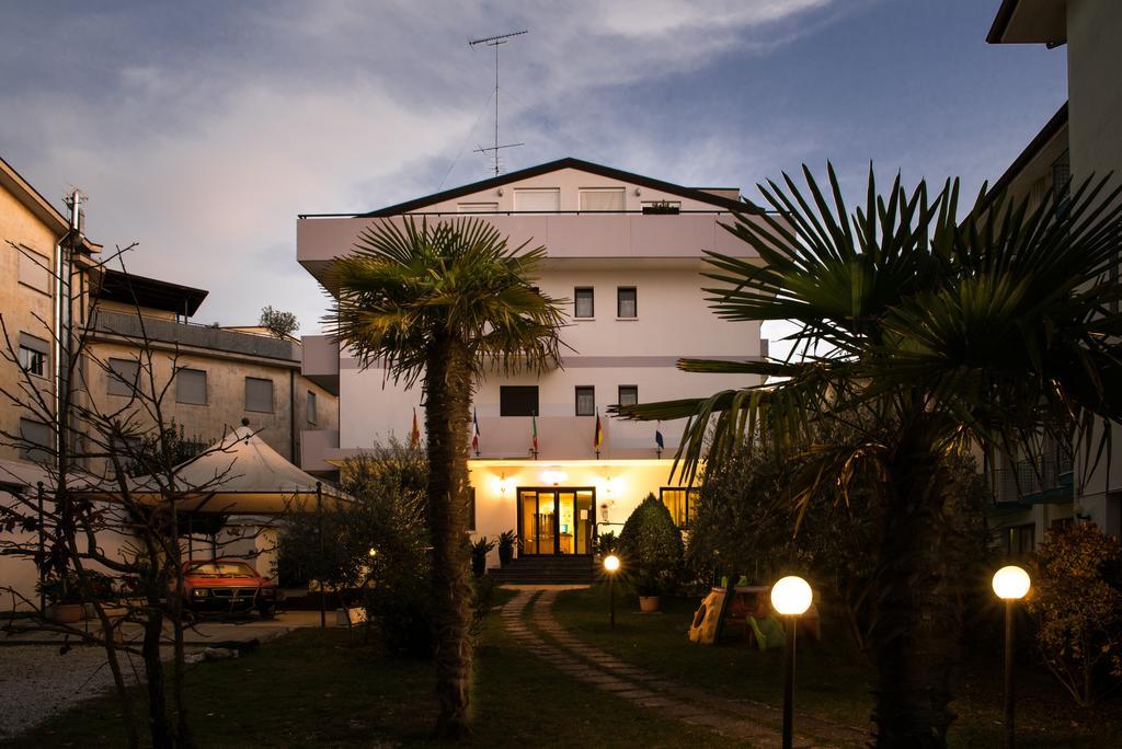 Albergo Ridente Lido di Jesolo Luaran gambar